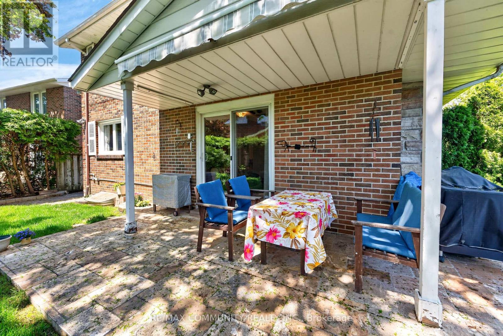 588 HUNTINGWOOD DRIVE - 41