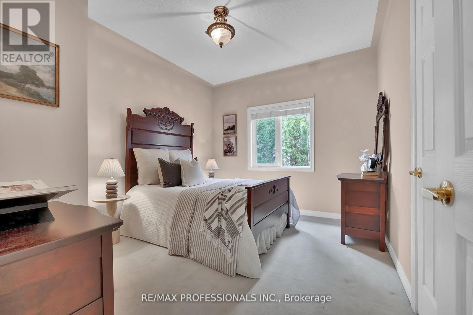 96 WATERBURY CRESCENT - 6