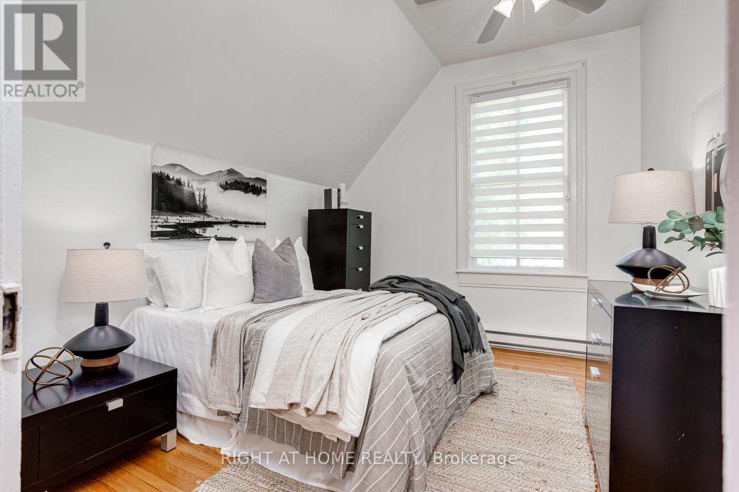354 QUEEN STREET - 22