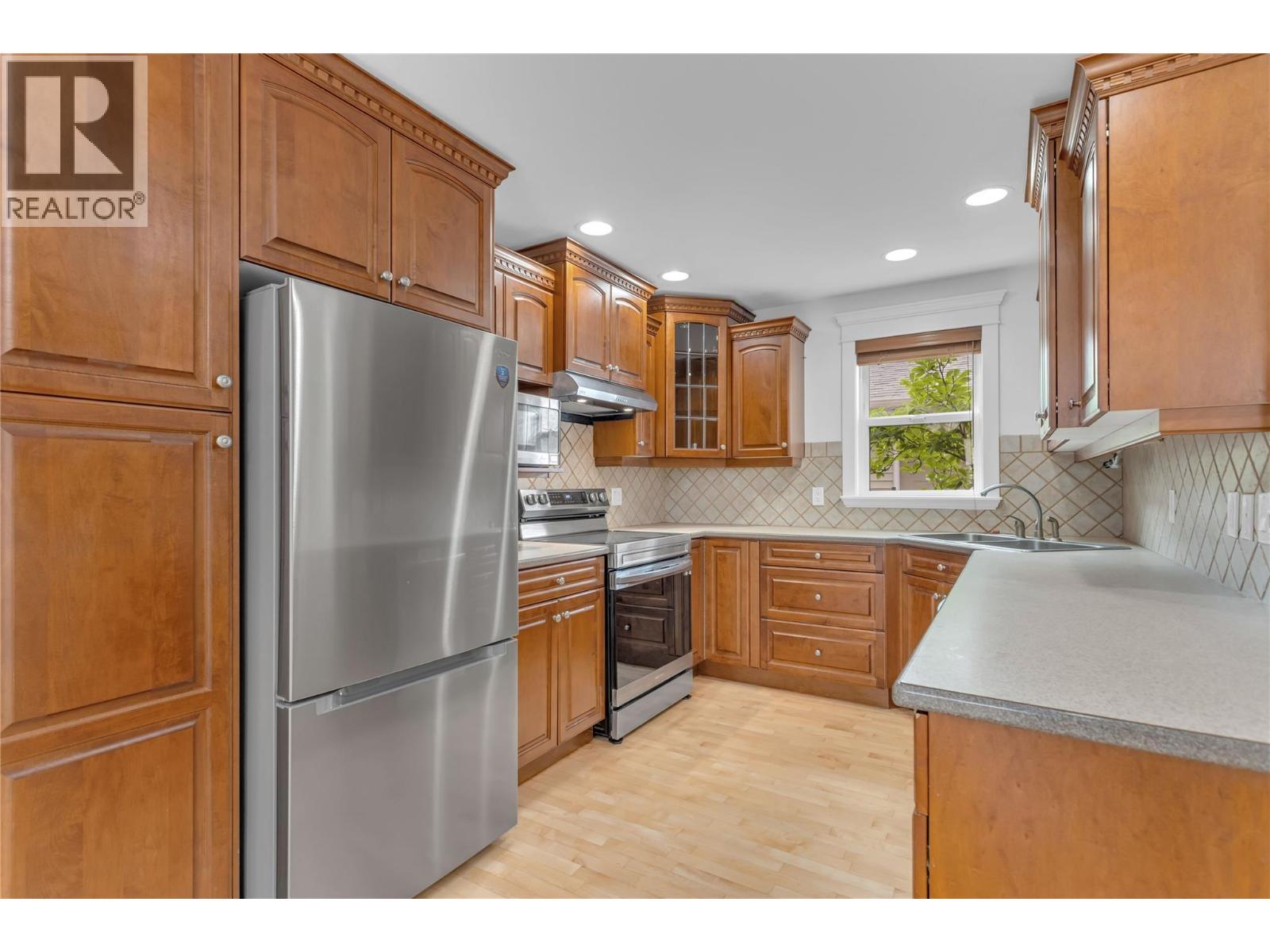 4049 Lakeshore Road Unit# 104, Kelowna