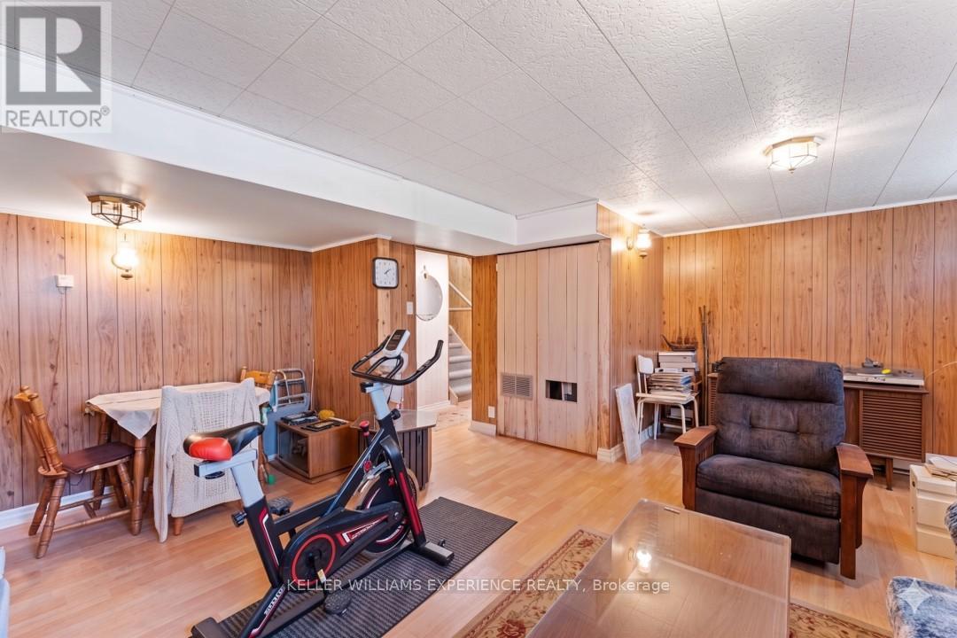 27 LARKDALE CRESCENT - 17