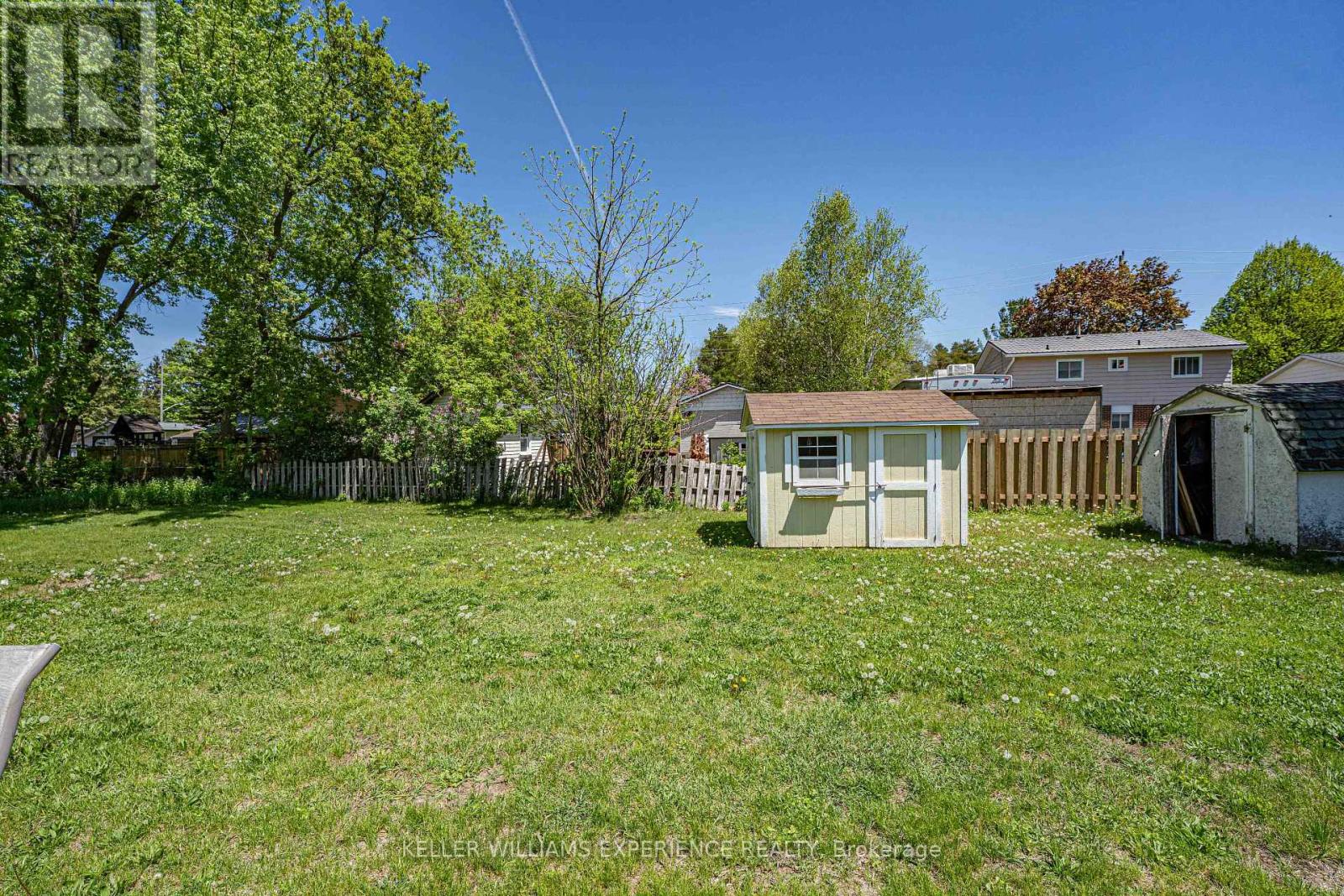 27 LARKDALE CRESCENT - 20