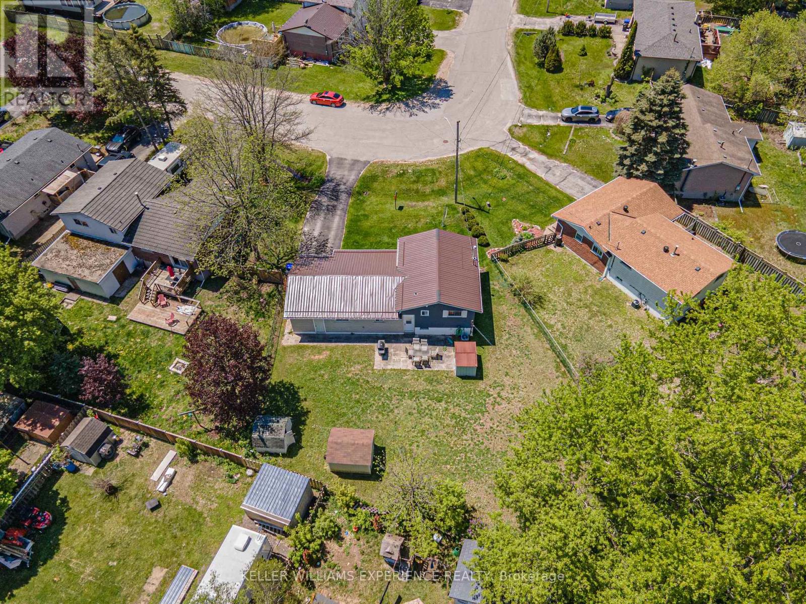 27 LARKDALE CRESCENT - 27