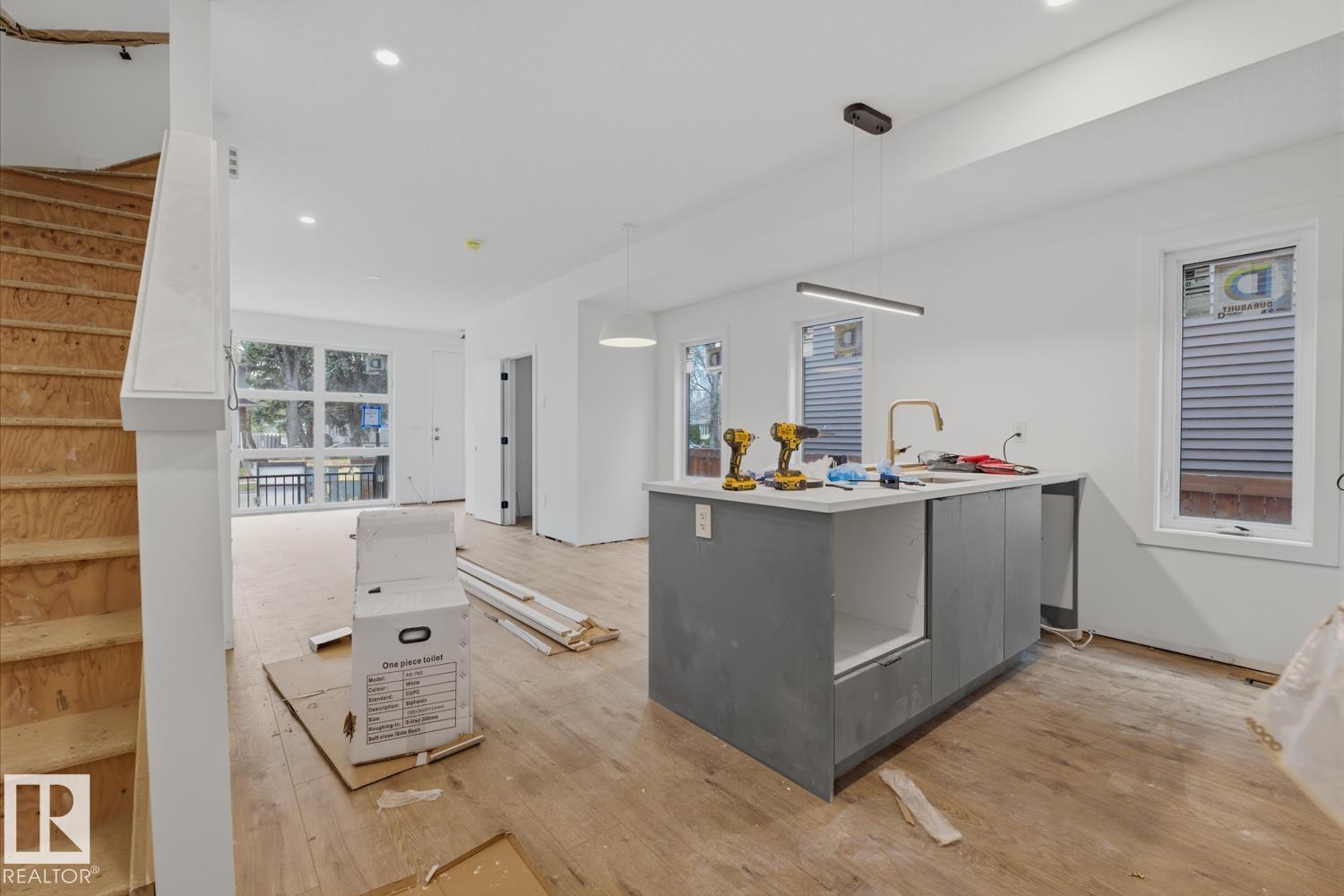 11327 122 ST NW - 18