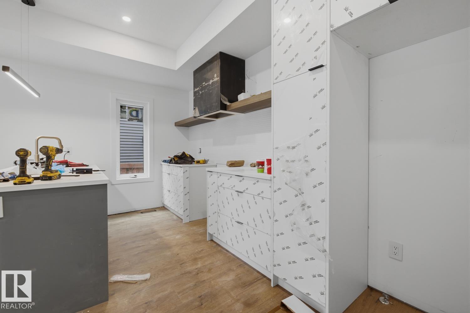 11327 122 ST NW - 17