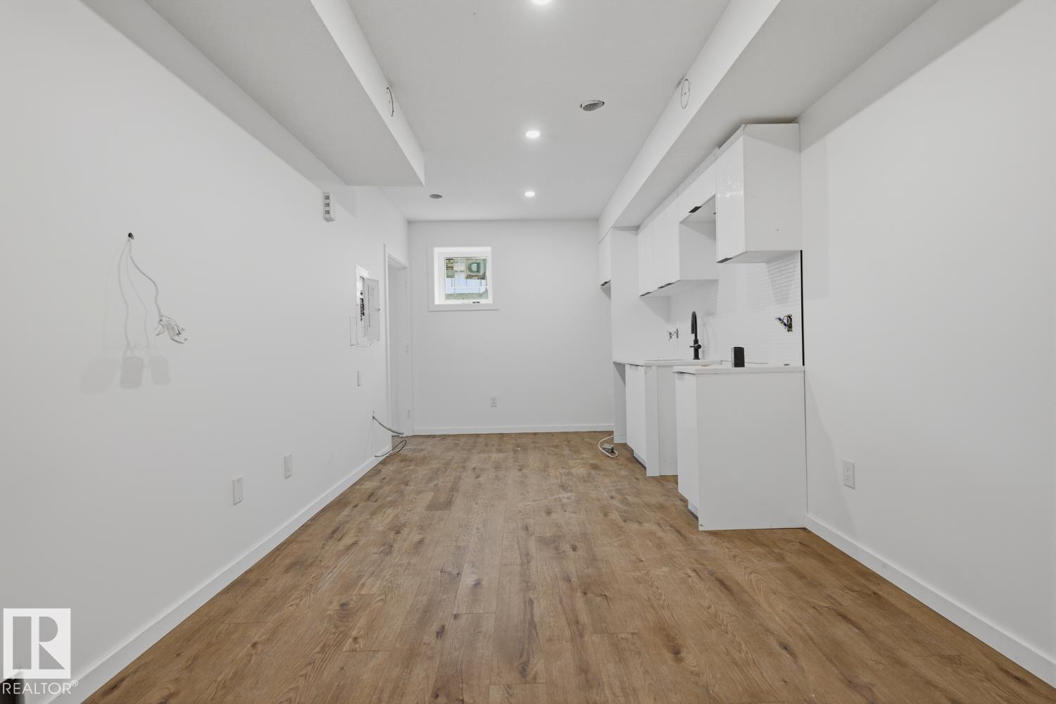11327 122 ST NW - 32
