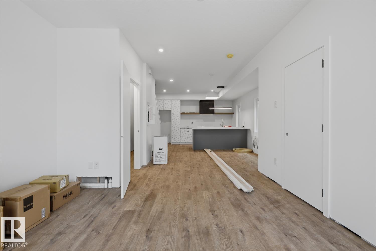 11327 122 ST NW - 6