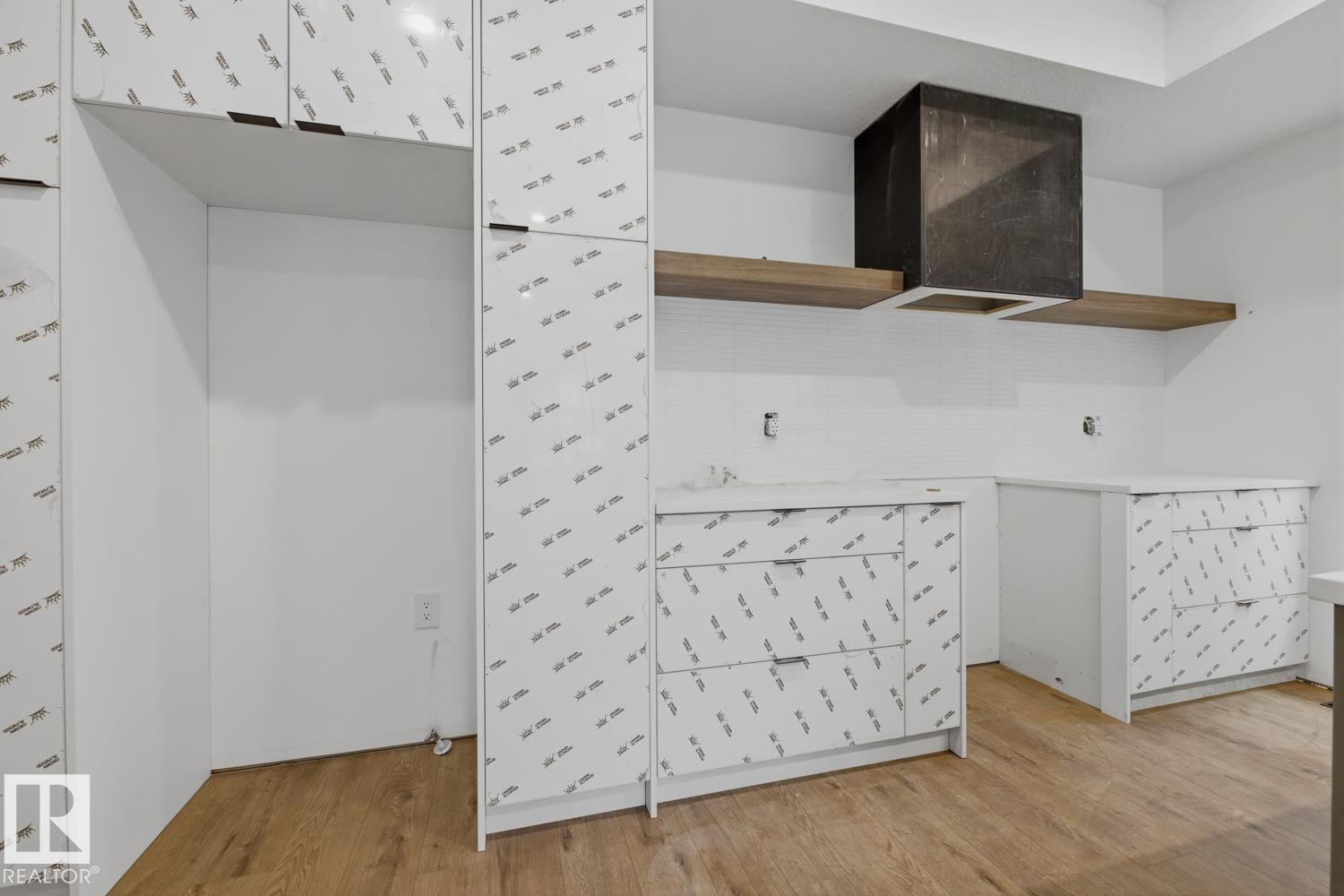 11327 122 ST NW - 8