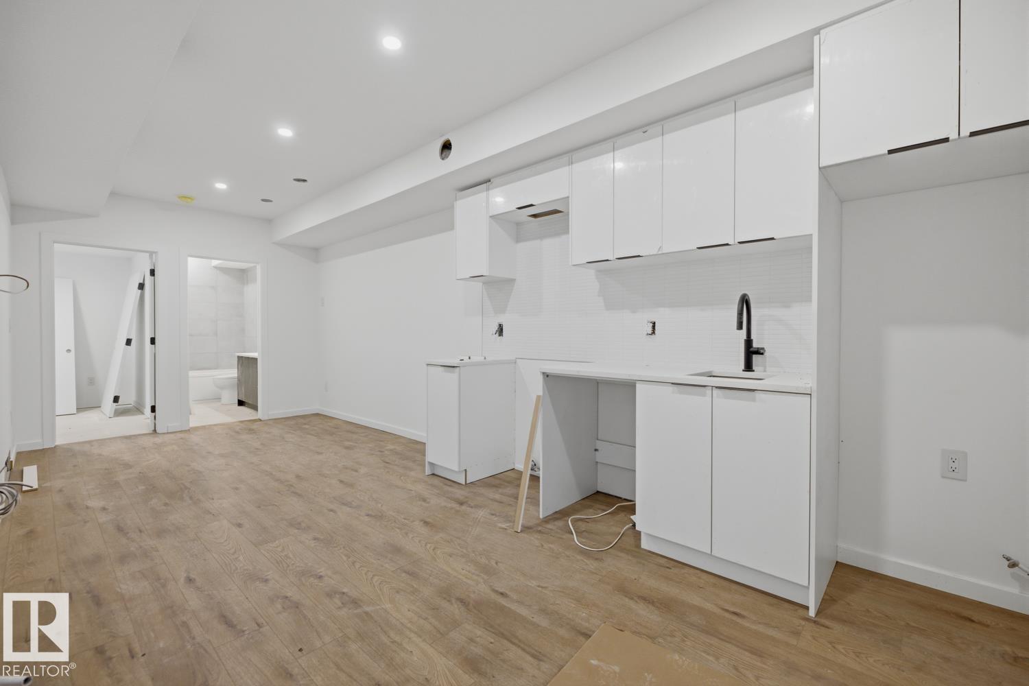 11327 122 ST NW - 23