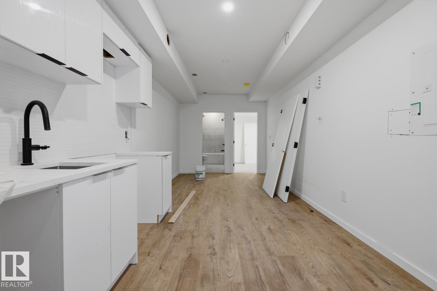11327 122 ST NW - 14