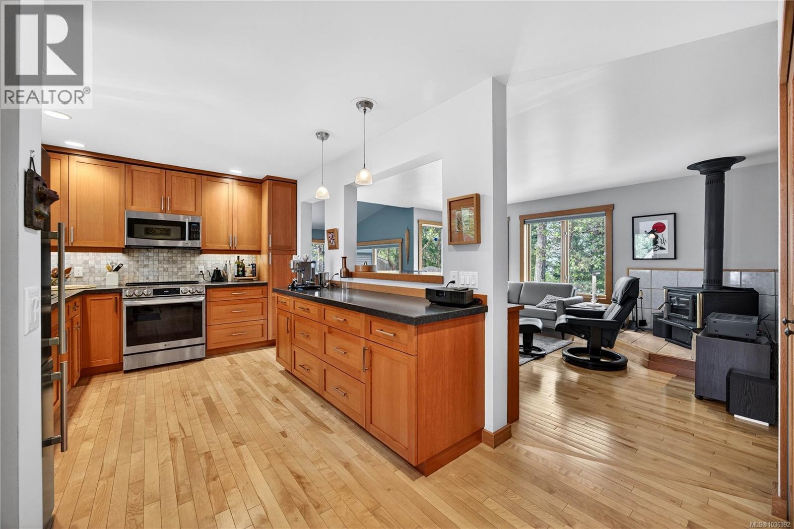 130 Lawnhill Dr - 2
