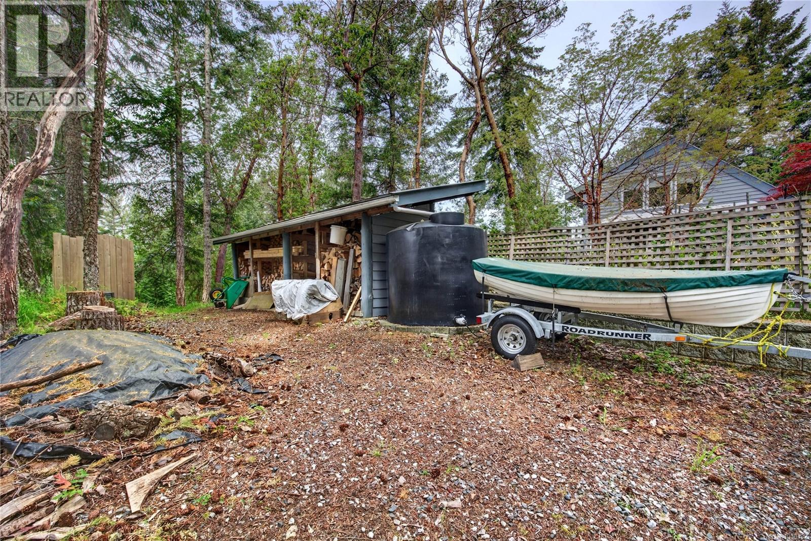 130 Lawnhill Dr - 34