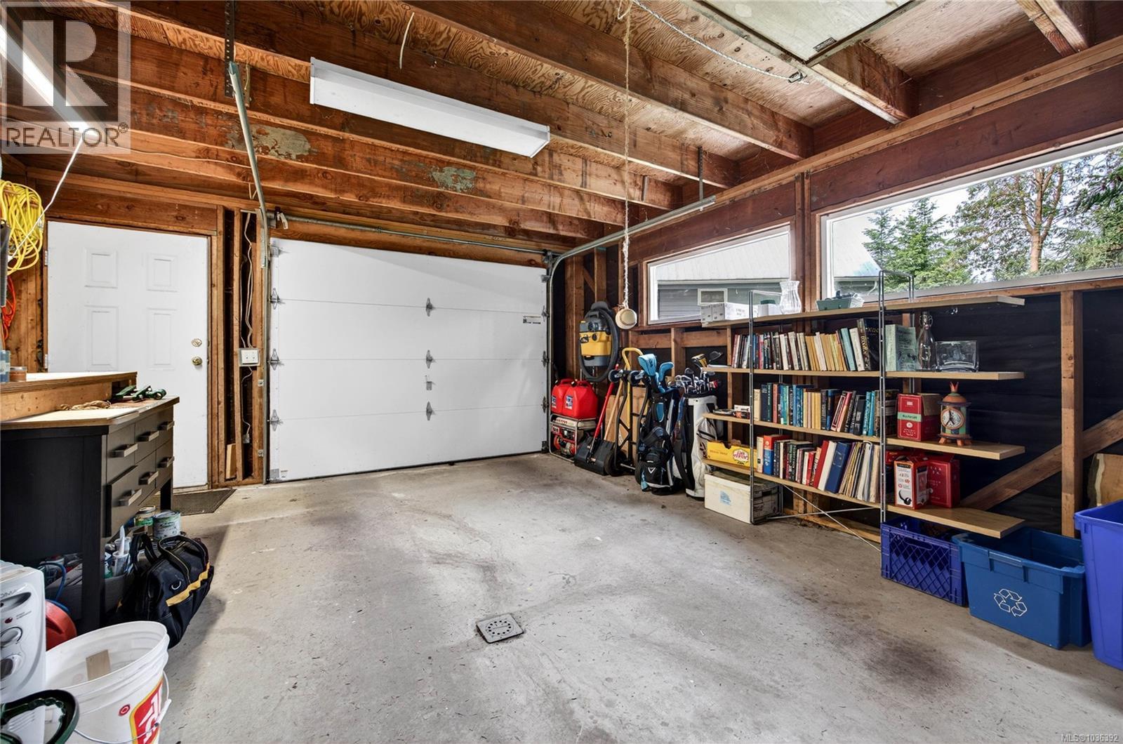 130 Lawnhill Dr - 33