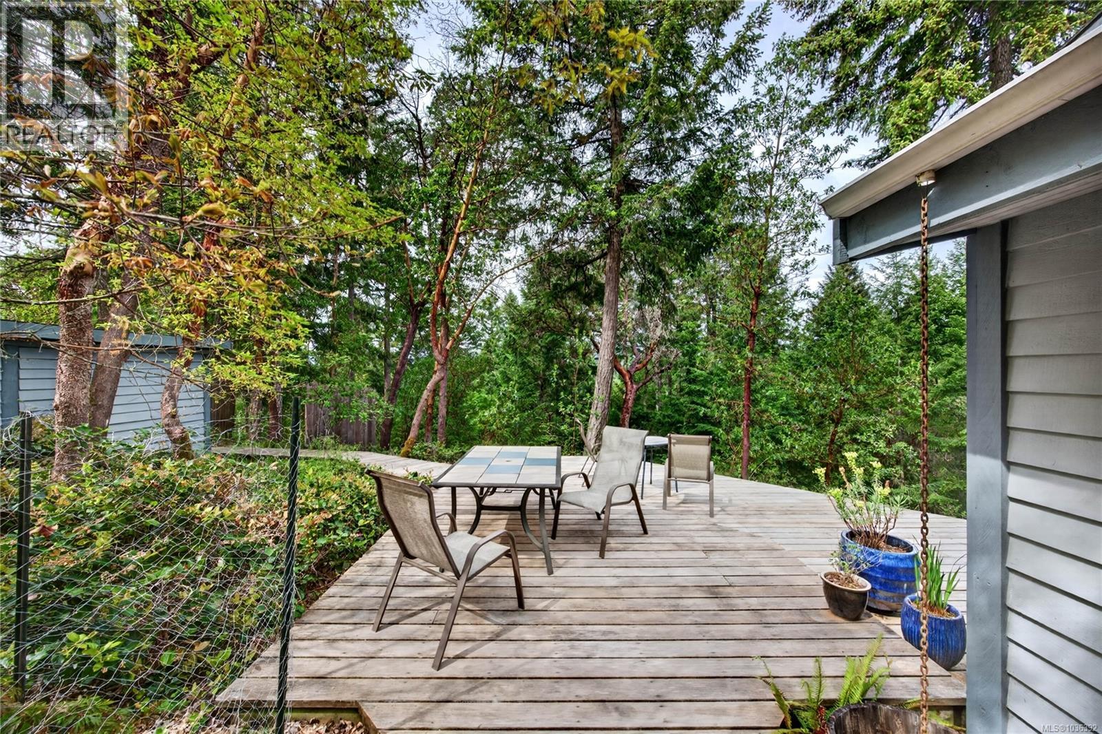 130 Lawnhill Dr - 27