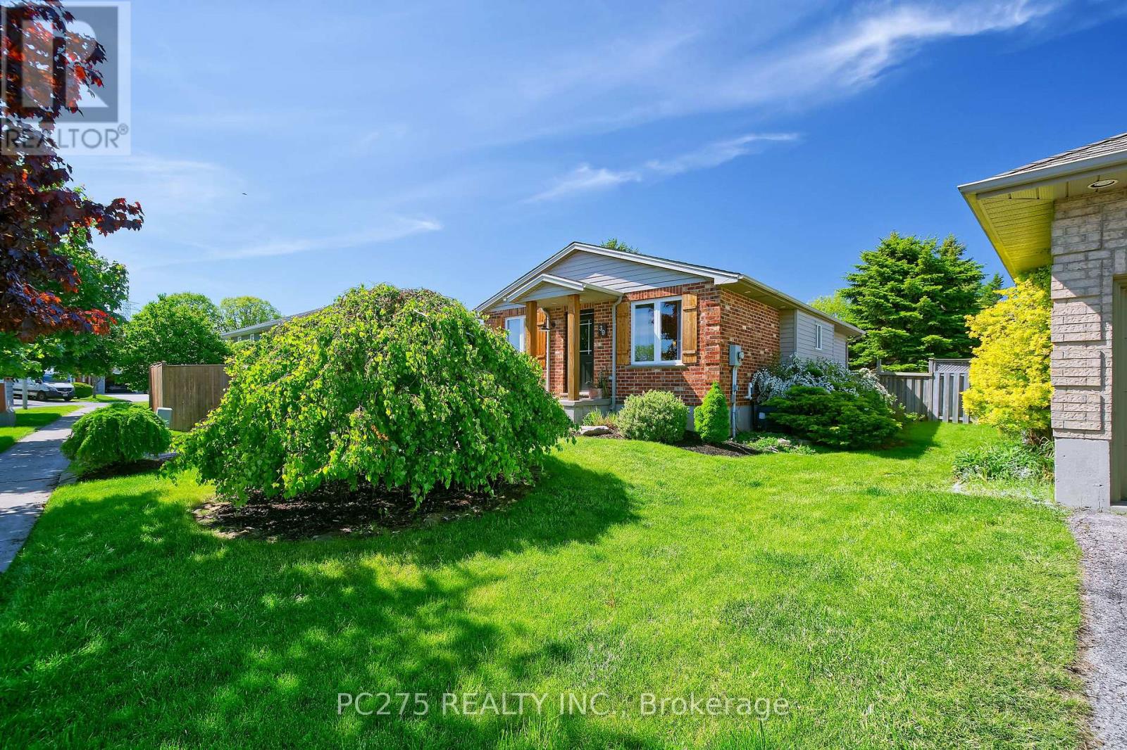 39 PONSFORD PLACE - Image 3