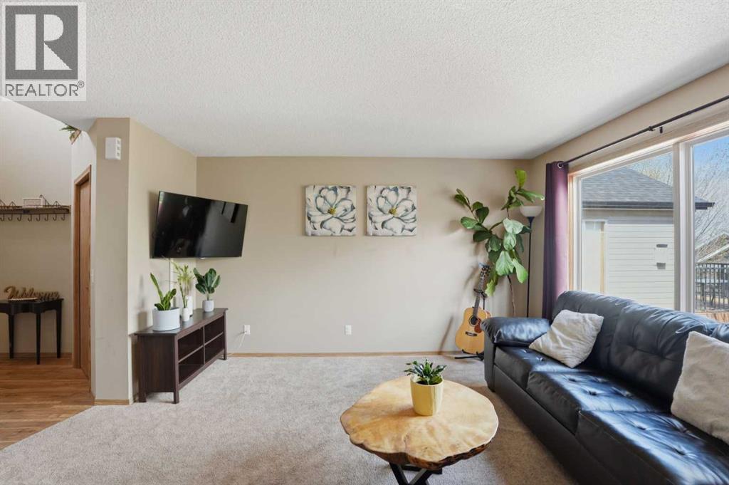 11 Somerglen Place SW - 6