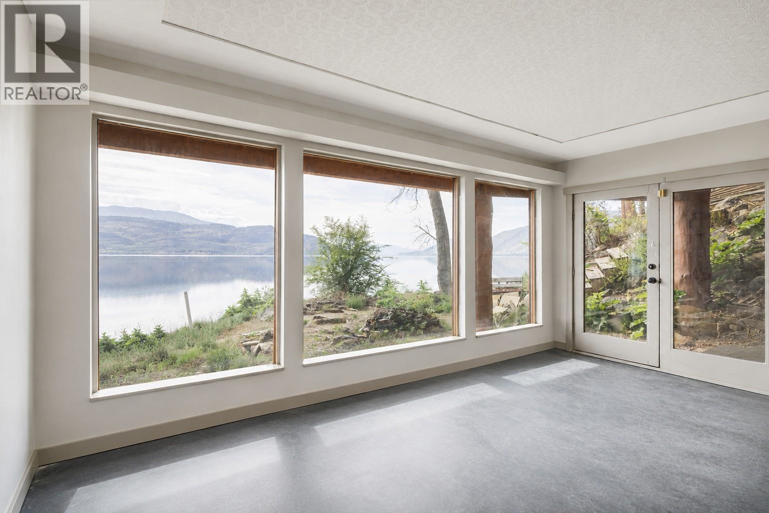 6261 Renfrew Road, Peachland