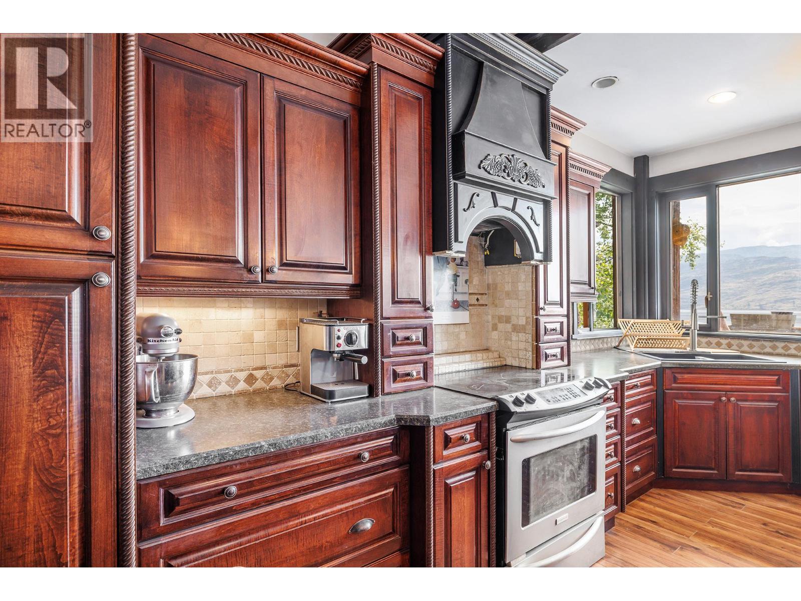 6261 Renfrew Road, Peachland