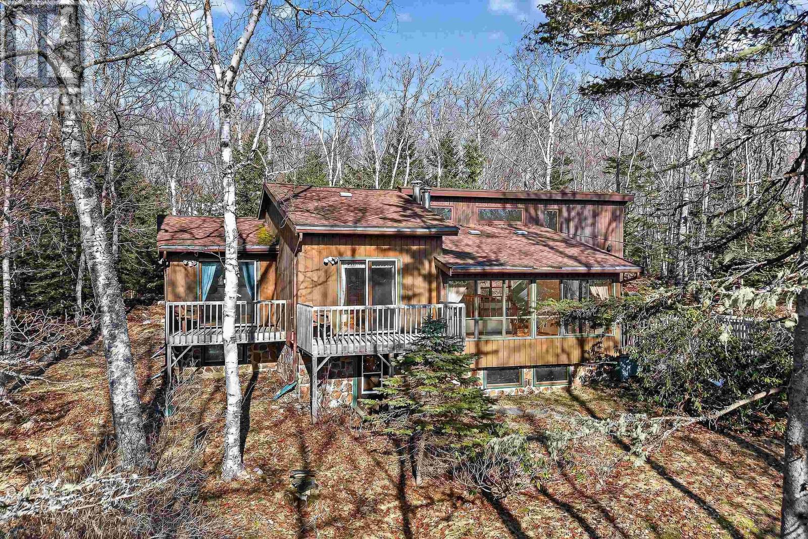 122 Windsor Drive - 2