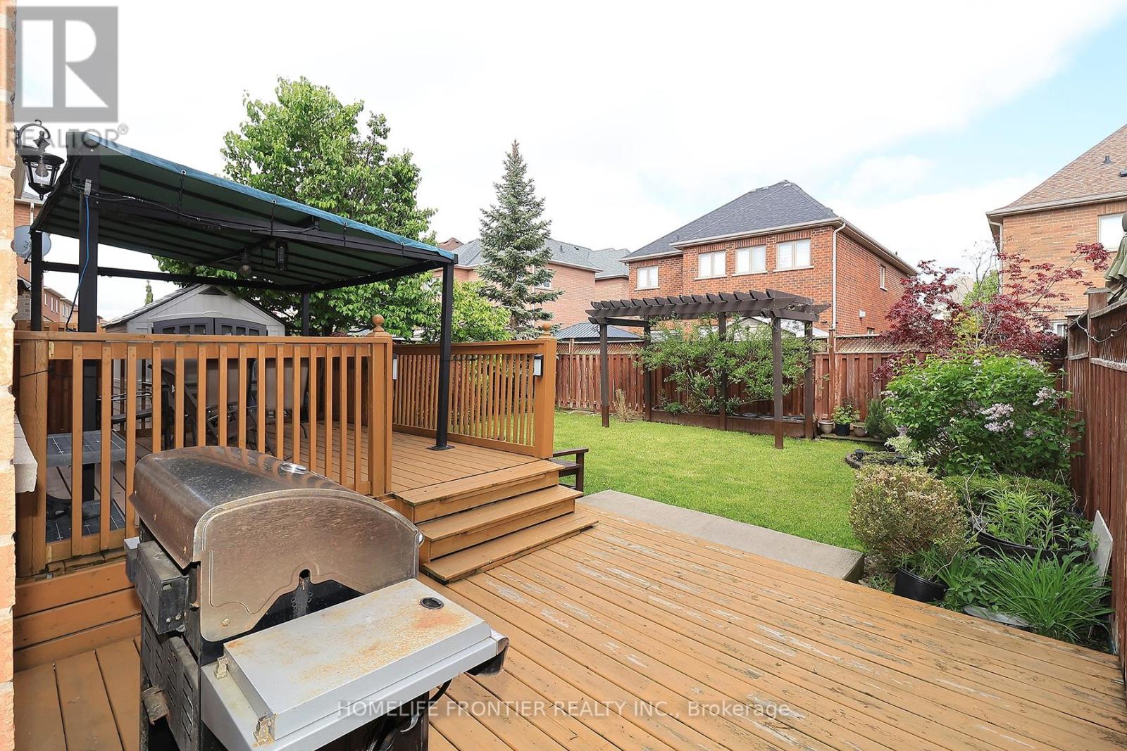 3213 ESCADA DRIVE - 24