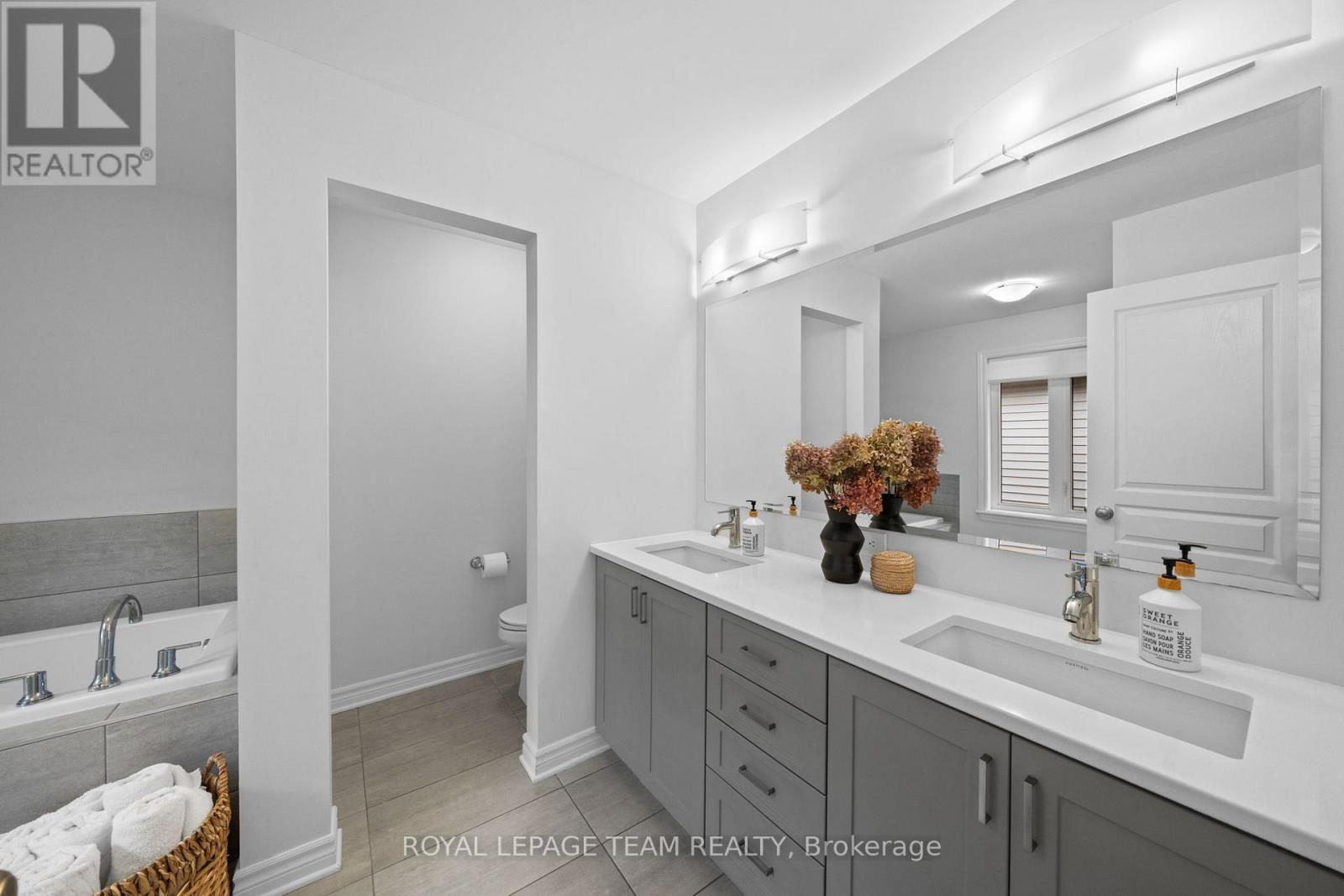 84 WARRIOR STREET - 24