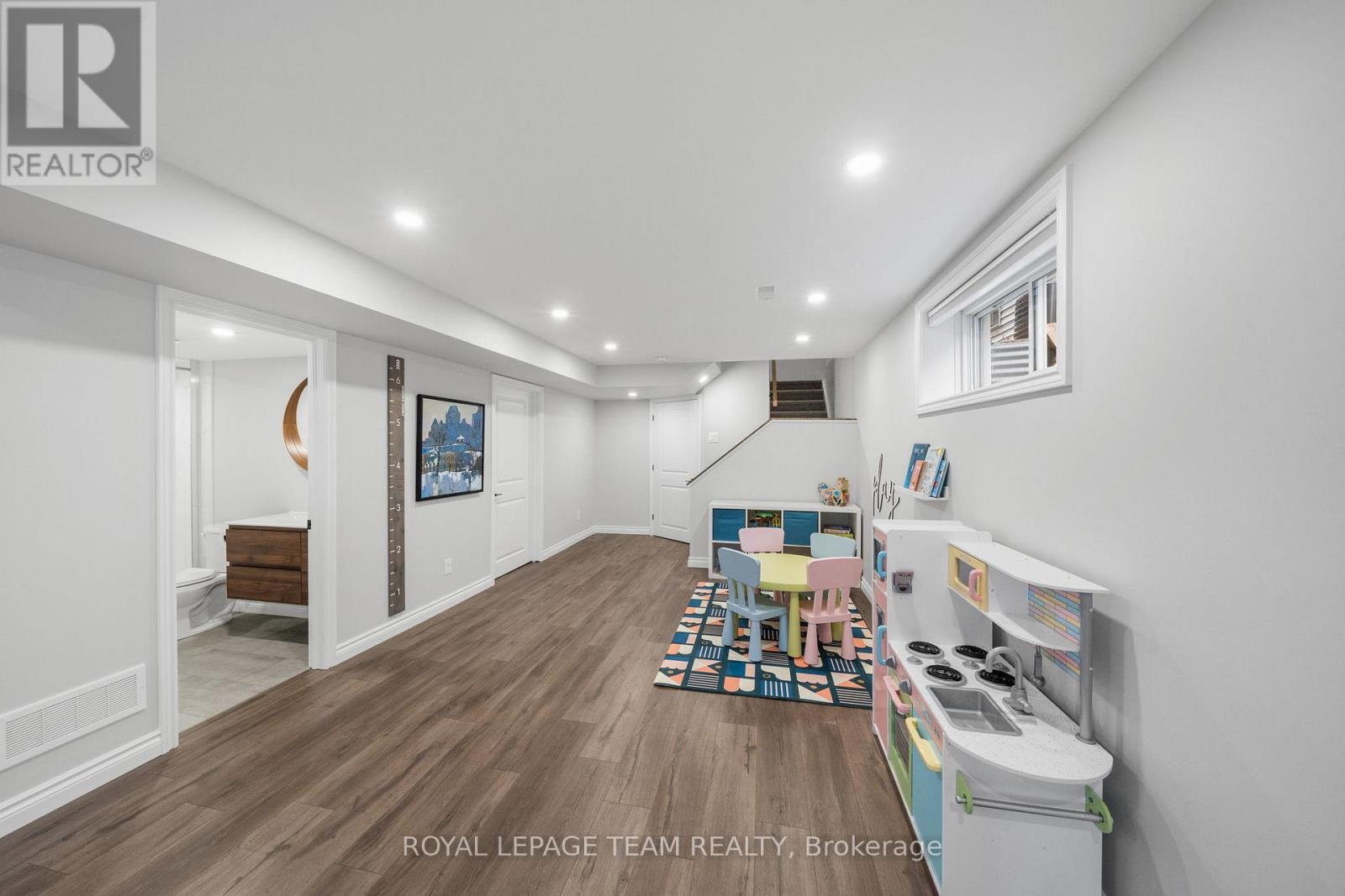 84 WARRIOR STREET - 36