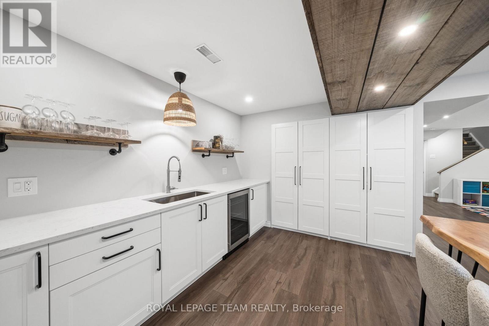84 WARRIOR STREET - 40
