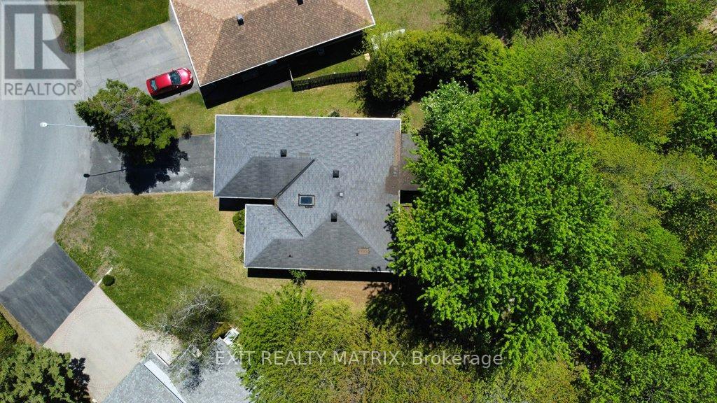 72 CASTLEBEAU STREET - 36