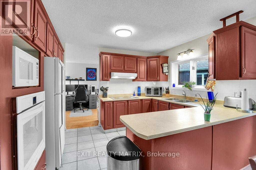 72 CASTLEBEAU STREET - 9
