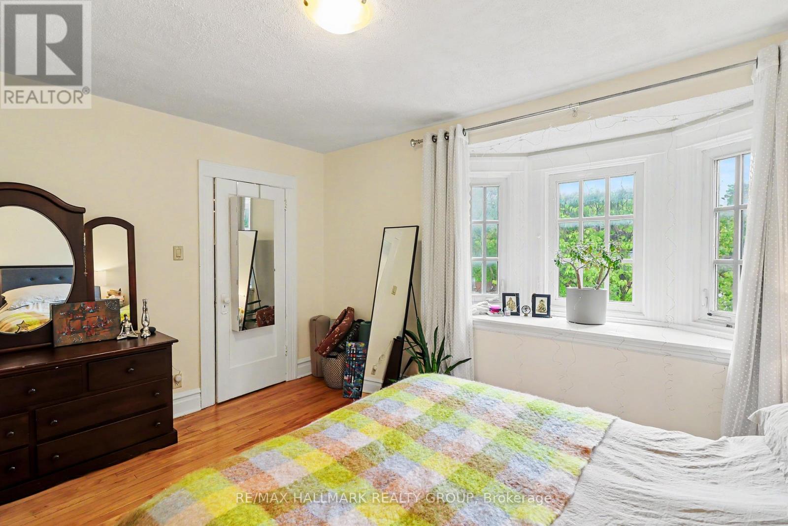 103 GLEBE AVENUE - 12