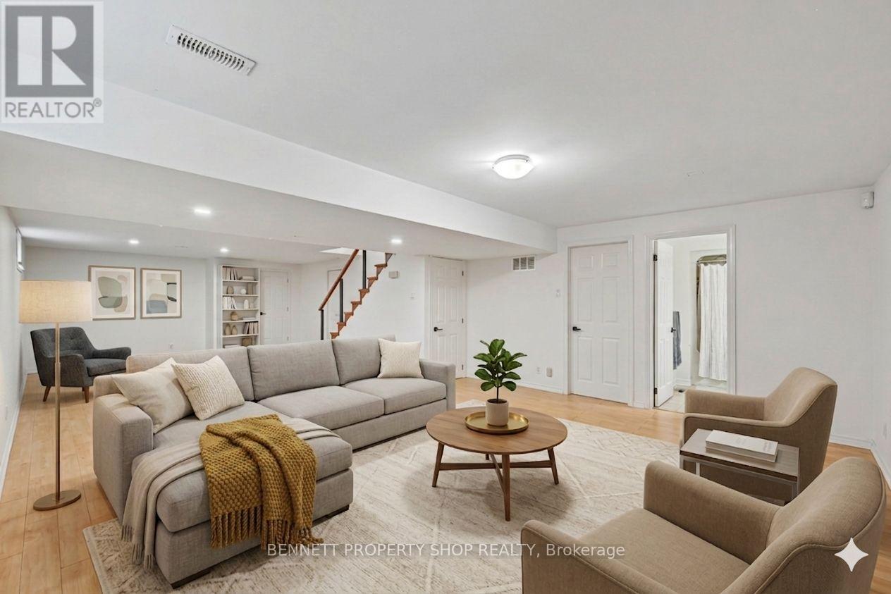 875 KENYON CRESCENT - 12