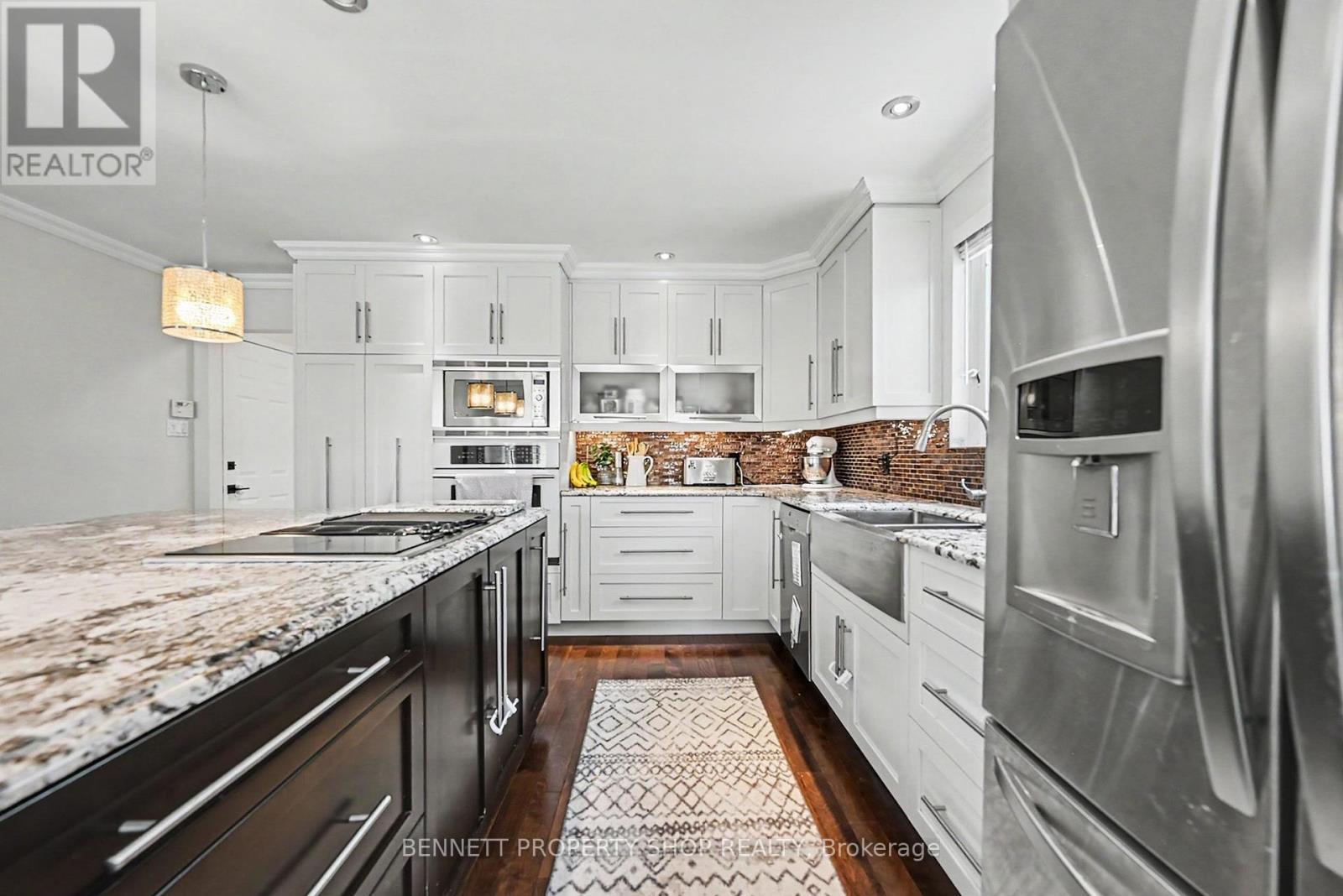 875 KENYON CRESCENT - 4