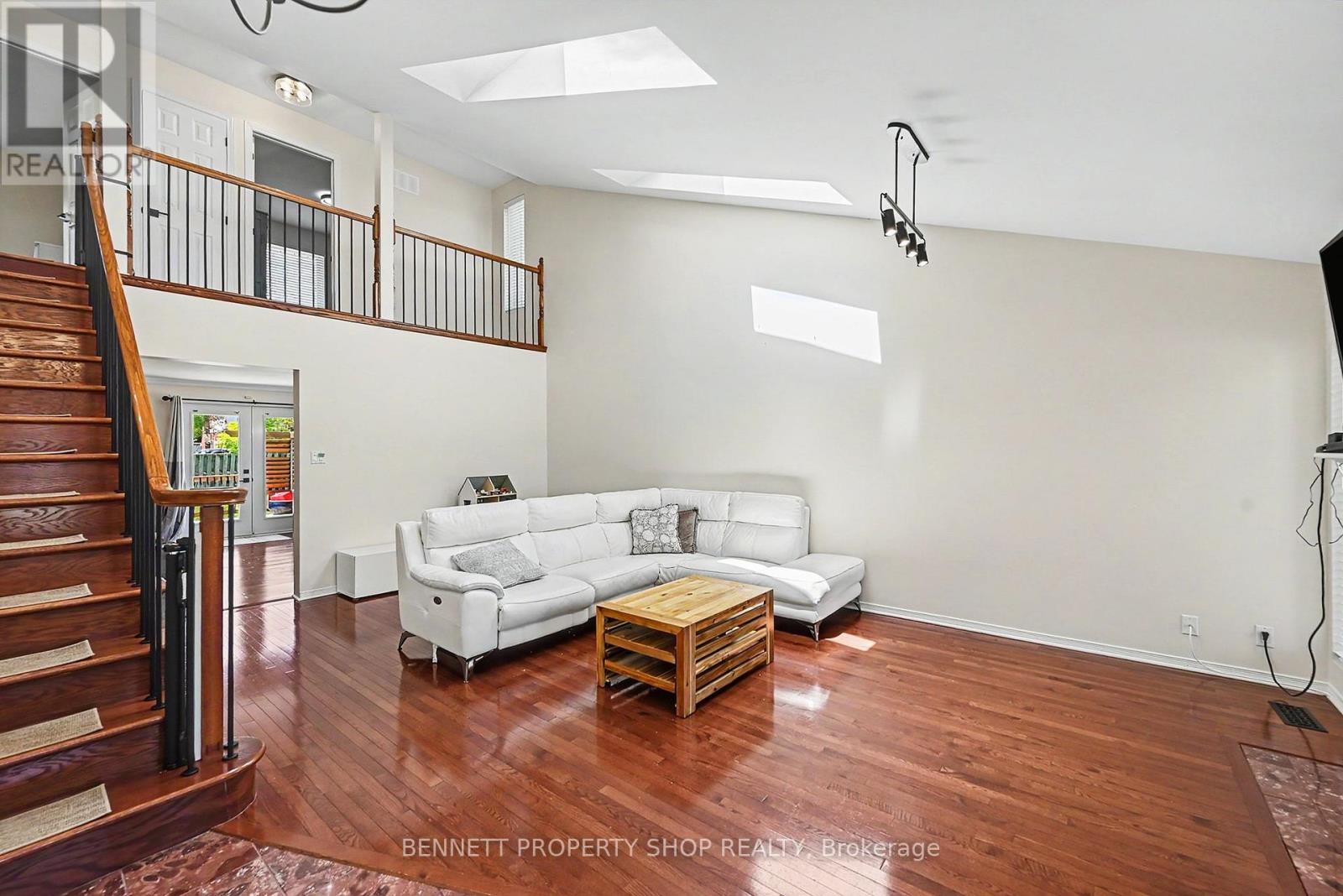 875 KENYON CRESCENT - 7