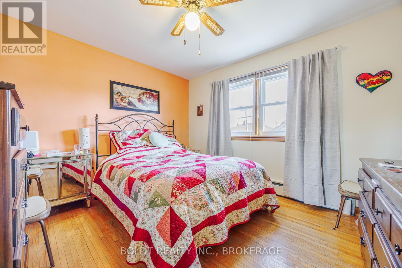 24 WINSLOW CRESCENT - 10