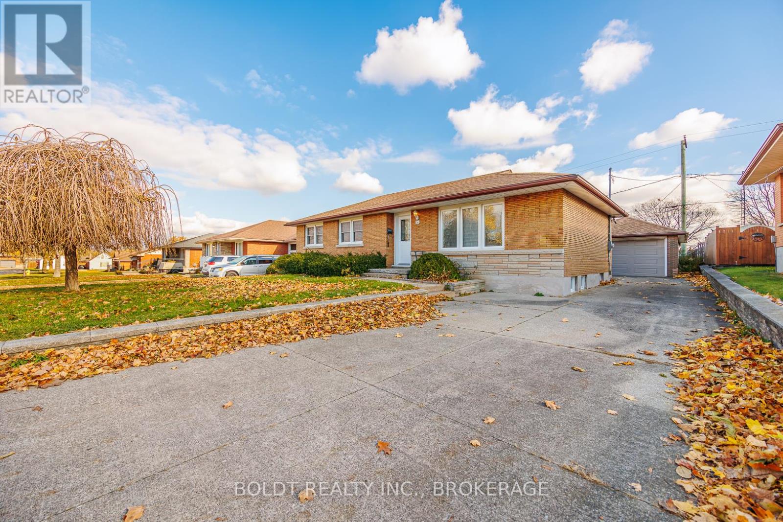 24 WINSLOW CRESCENT - Image 3