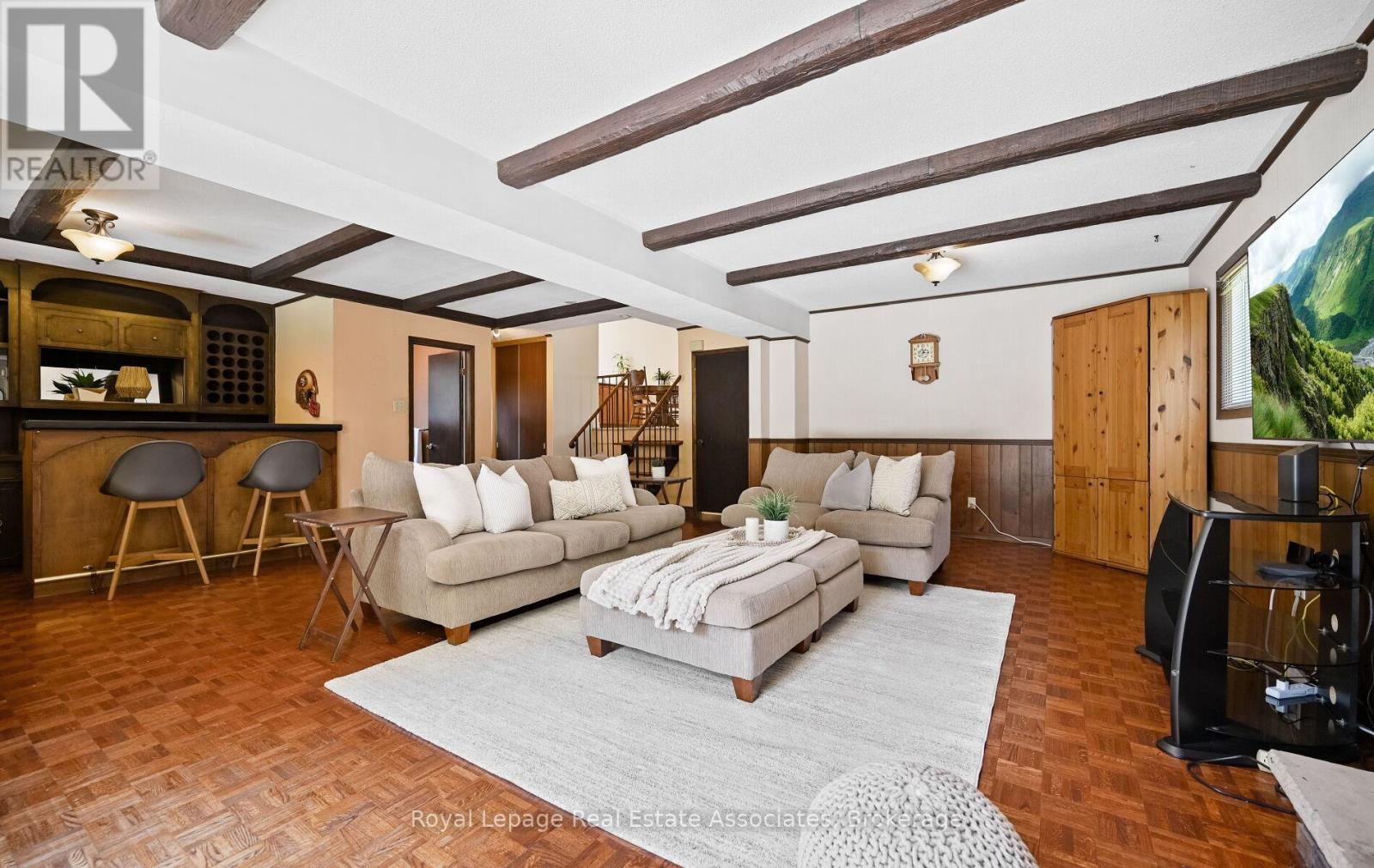 10 CHARING DRIVE - 24
