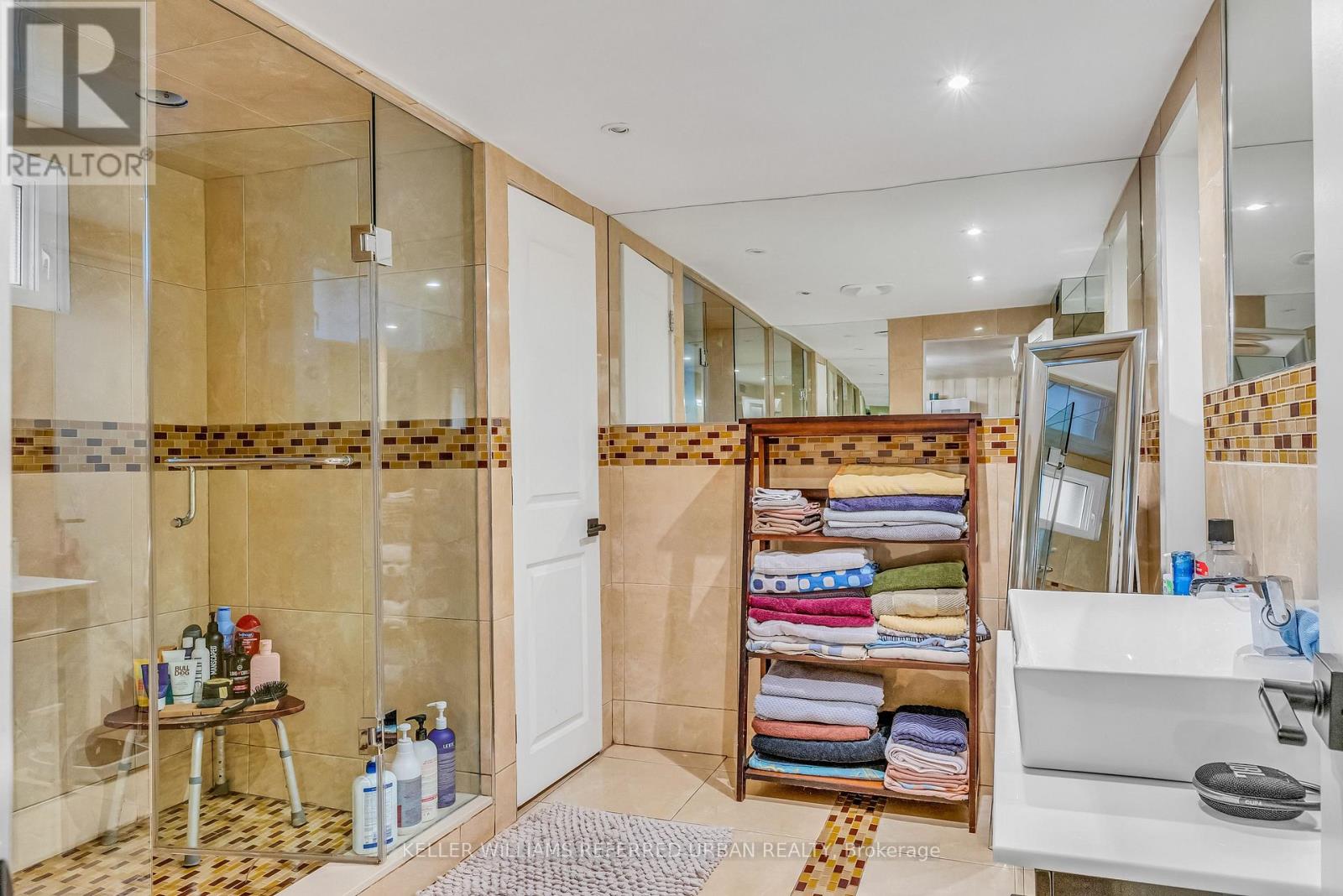 115 ASHBOURNE DRIVE - 18