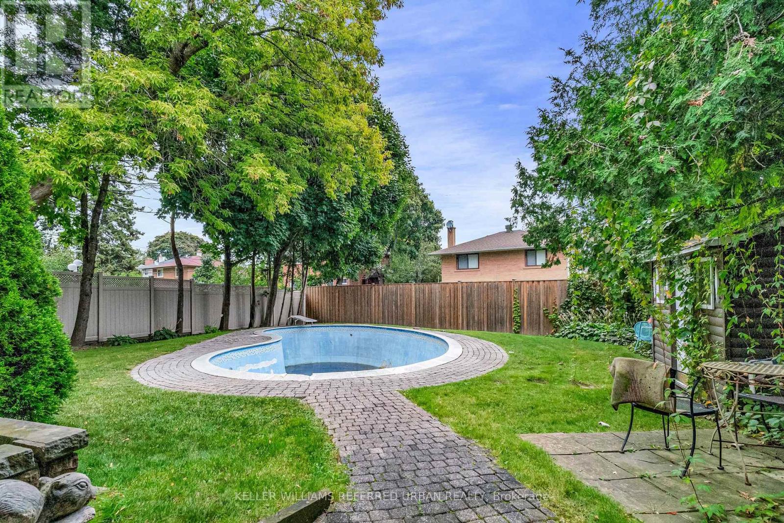 115 ASHBOURNE DRIVE - 23