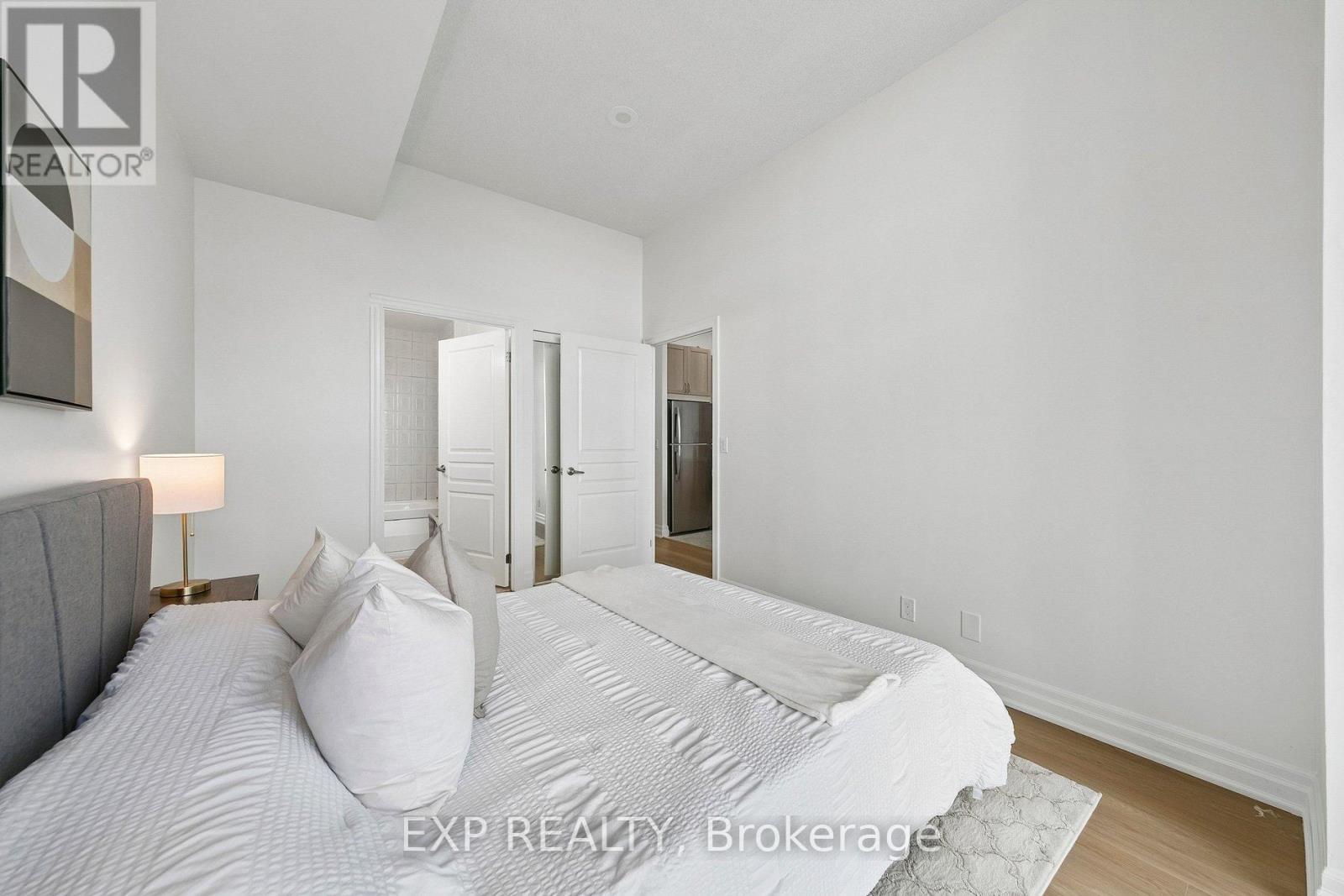#3305 3939 DUKE OF YORK BOULEVARD - 18