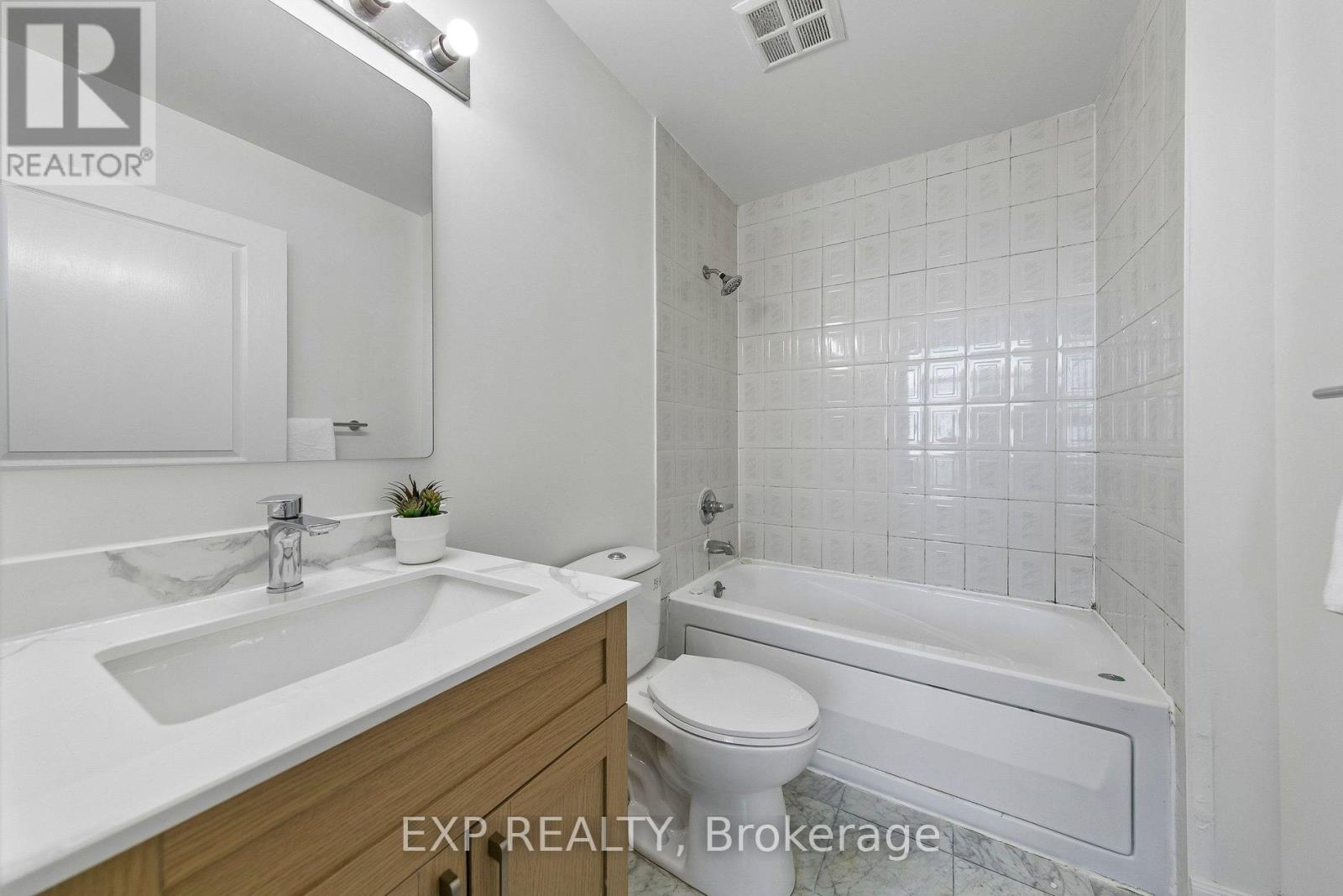 #3305 3939 DUKE OF YORK BOULEVARD - 19