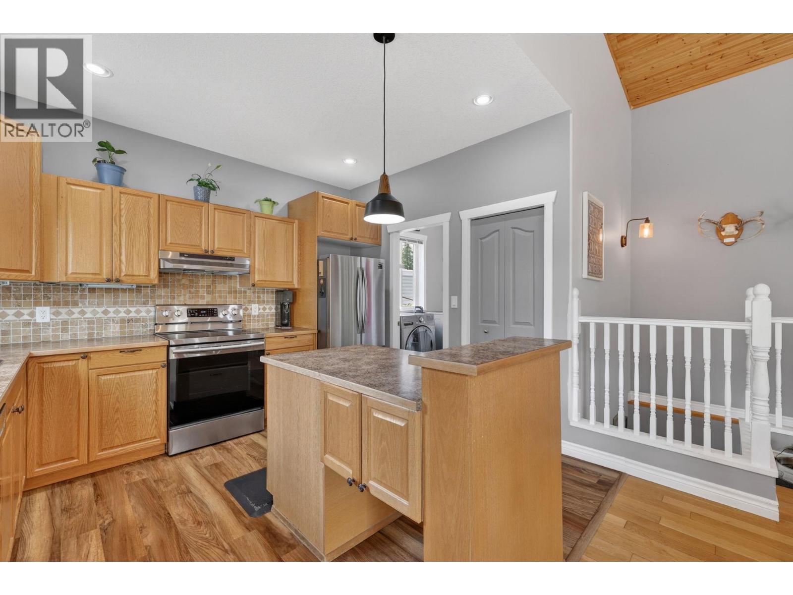  1850 22nd Street Northeast, Salmon Arm