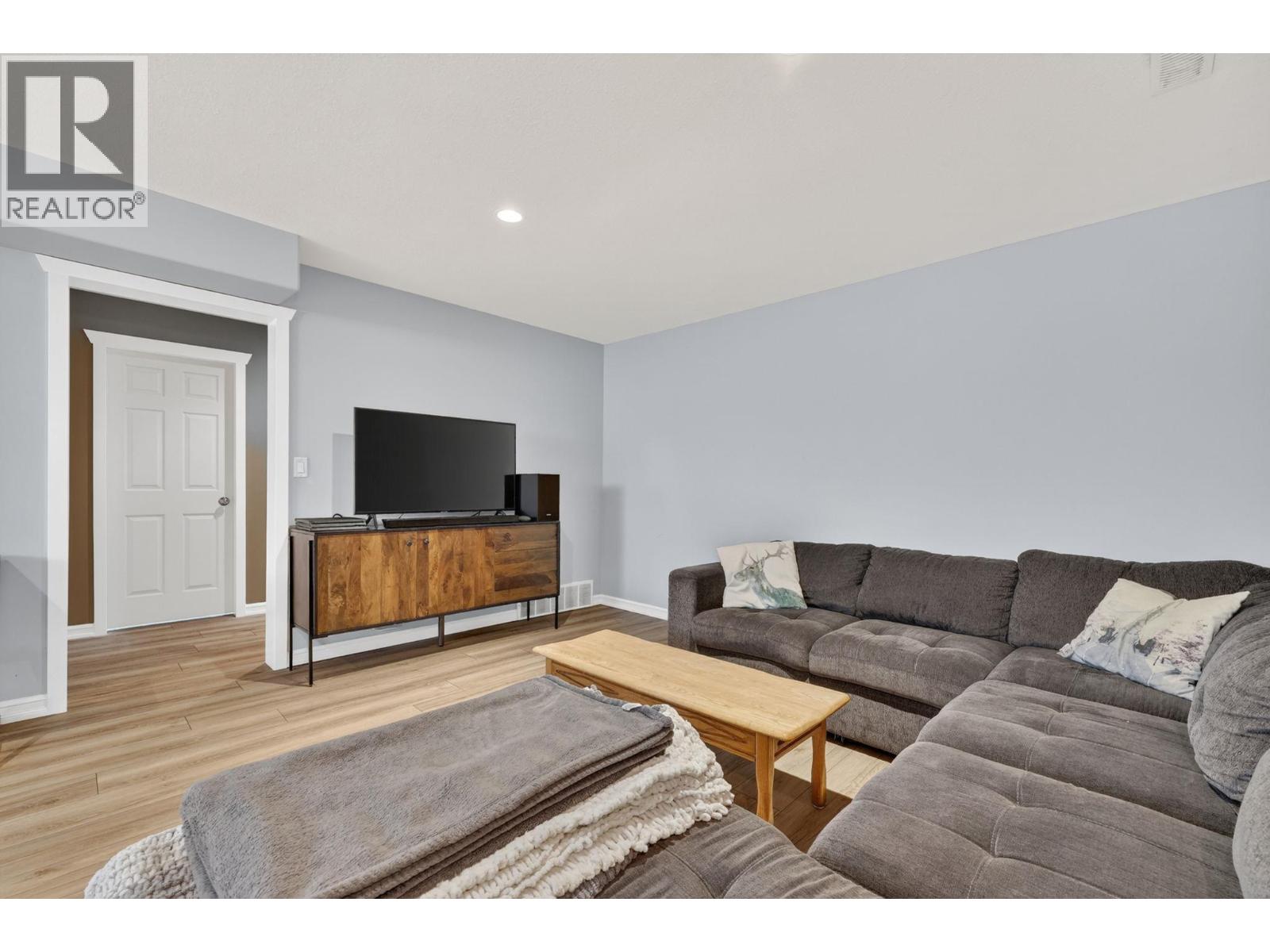  1850 22nd Street Northeast, Salmon Arm
