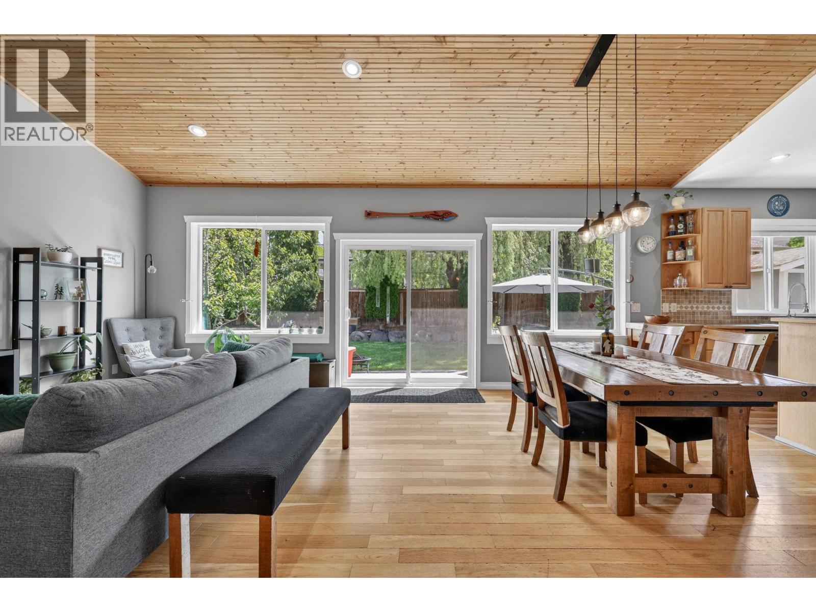  1850 22nd Street Northeast, Salmon Arm