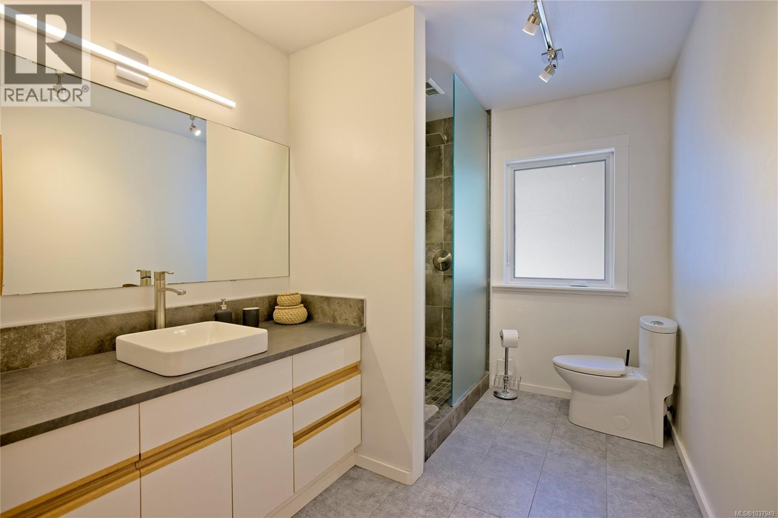  260 Old Divide Road, Salt Spring