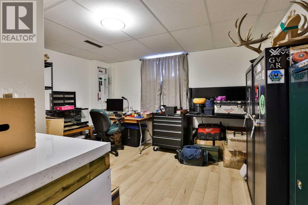 1713 14 Avenue  N - 24