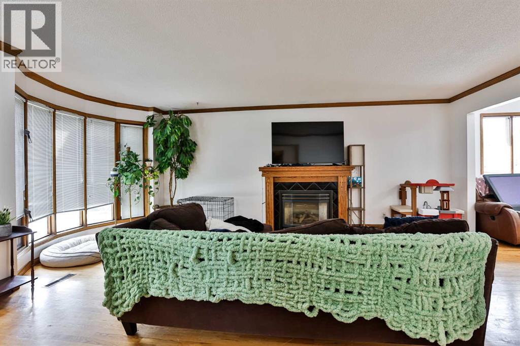 1713 14 Avenue  N - 9