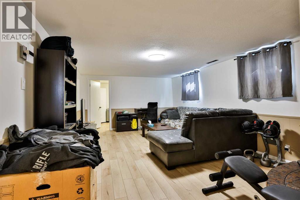 1713 14 Avenue  N - 19