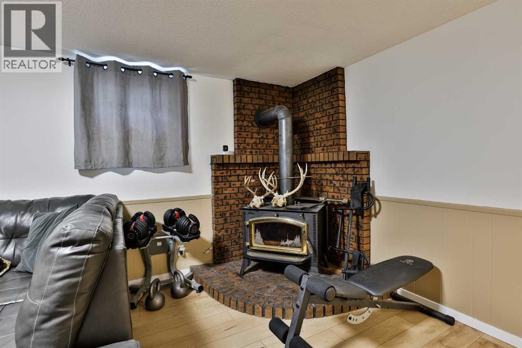 1713 14 Avenue  N - 21