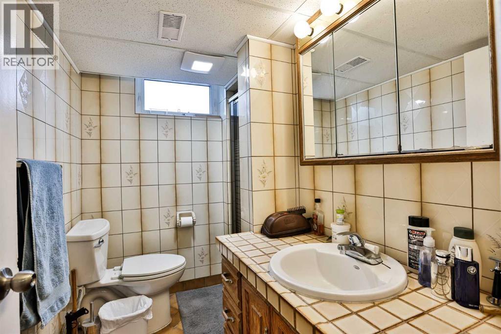 1713 14 Avenue  N - 22