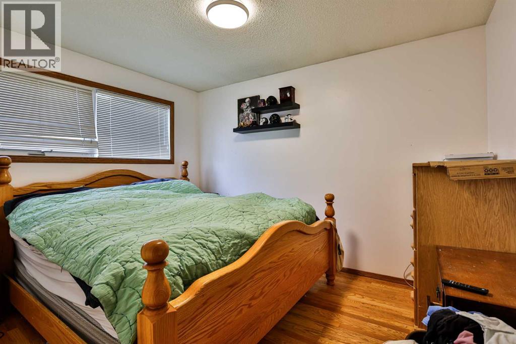 1713 14 Avenue  N - 16